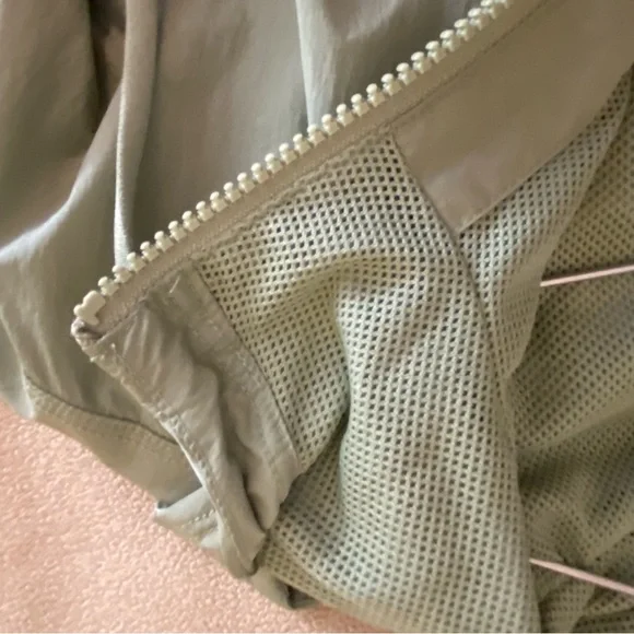 NWOT DSG Sage Green Hooded Twitch Cropped Utility Jacket XS - Picture 9 of 11